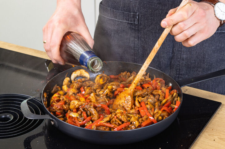 Metaxa zu dem Gyros geben