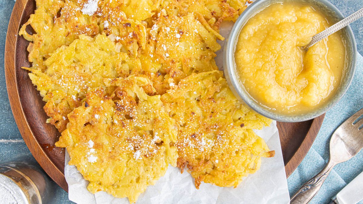 Kartoffelpuffer mit Apfelmus