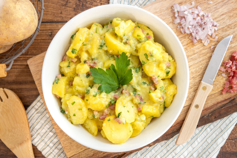 Klassischer Kartoffelsalat mit Brühe