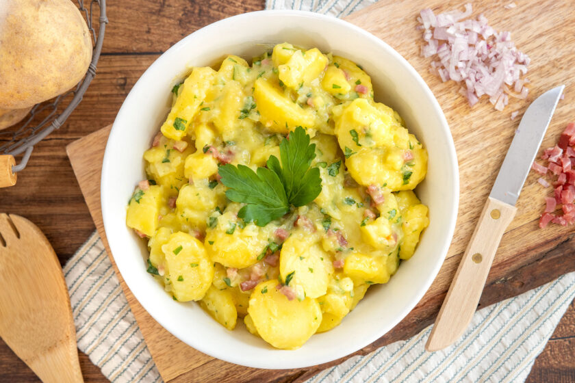 Klassischer Kartoffelsalat mit Brühe