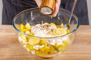 Kartoffelsalat würzen