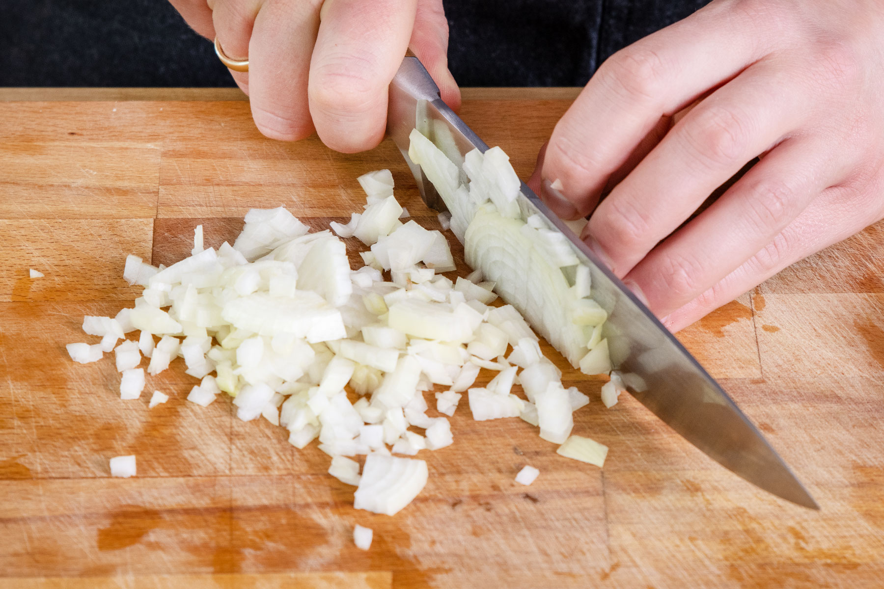 Zwiebel schneiden