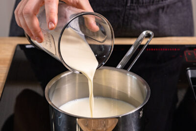 Sahne zu Milch geben