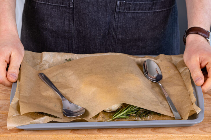 Löffel auf Backpapier legen