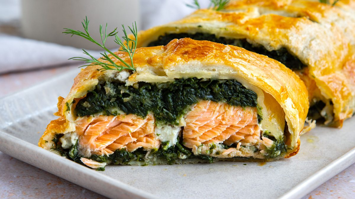 Lachs im Blätterteig mit Spinat