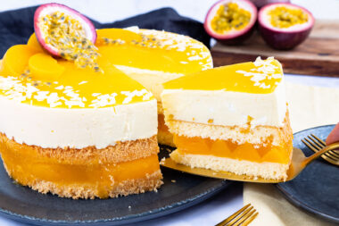 Fruchtige Pfirsich-Maracuja-Torte