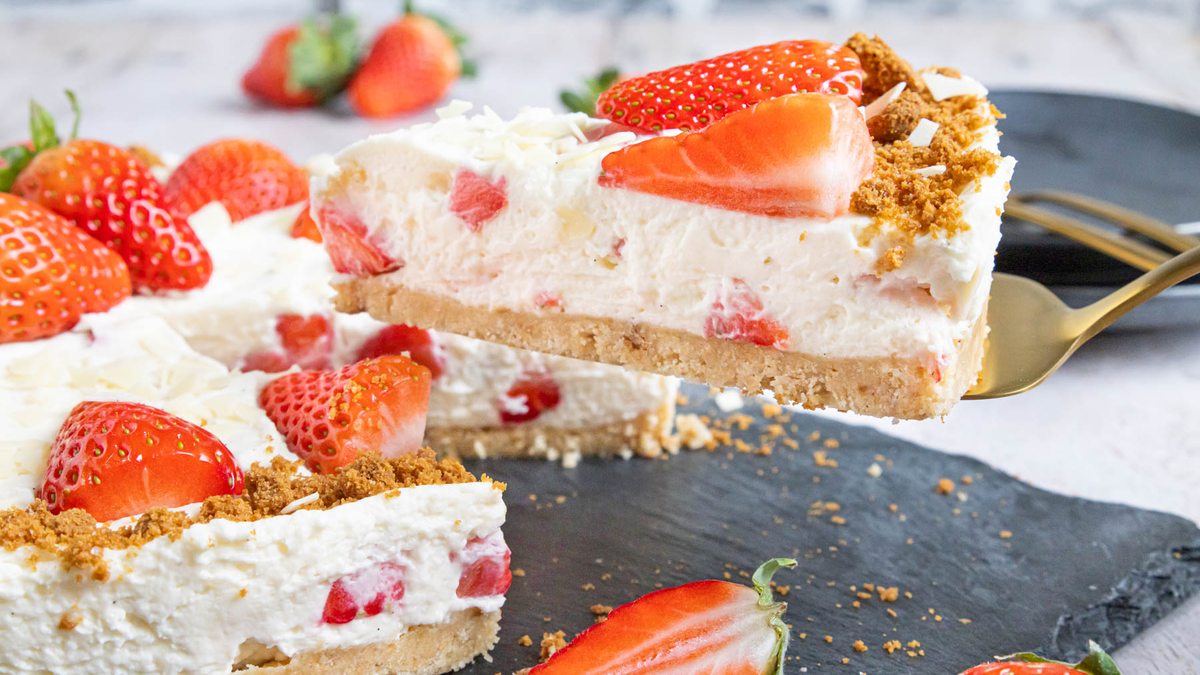 Philadelphia-Erdbeer-Frischkäse-Torte | Rezept - eat.de