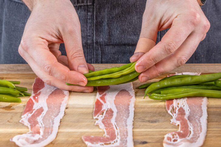 Bohnen auf den Bacon legen