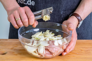 Knoblauch pressen
