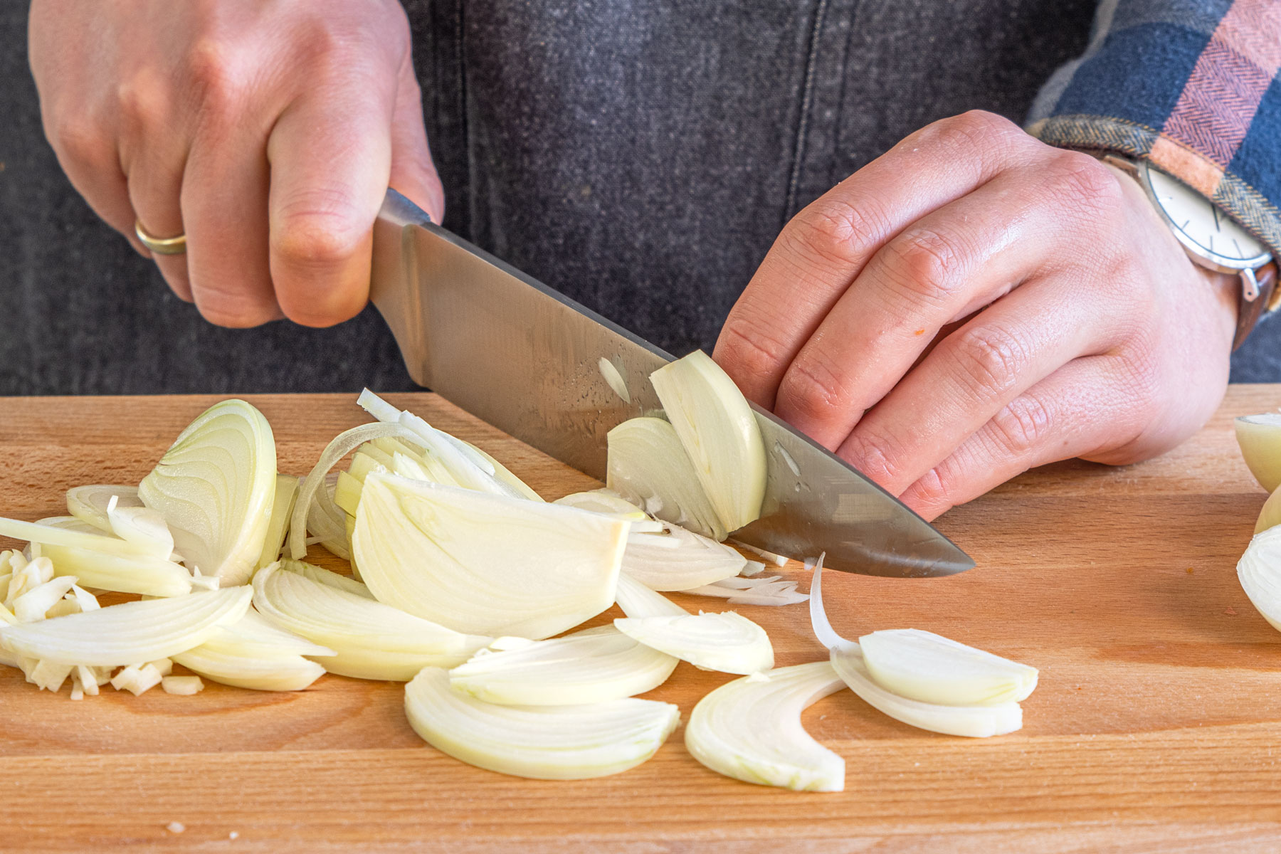 Zwiebel schneiden