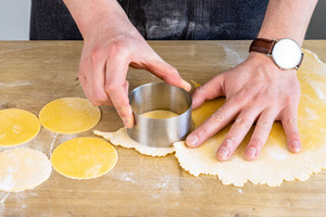 Ravioliteig ausstechen