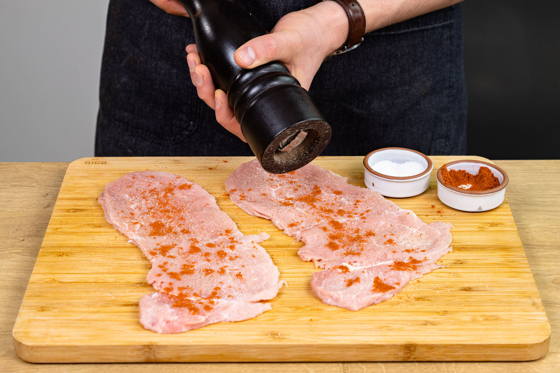 Schnitzel würzen