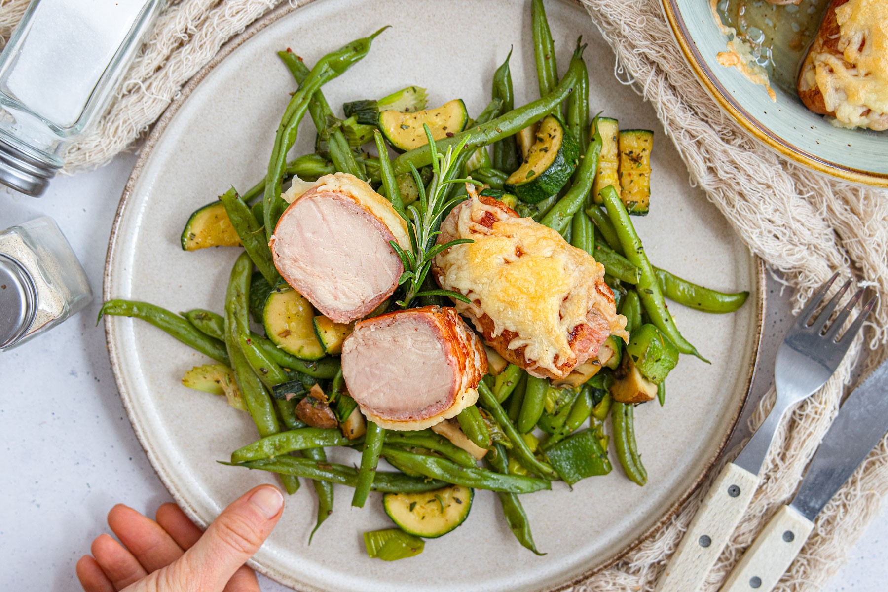 Schweinefilet in der Pfanne braten | Rezept - eat.de