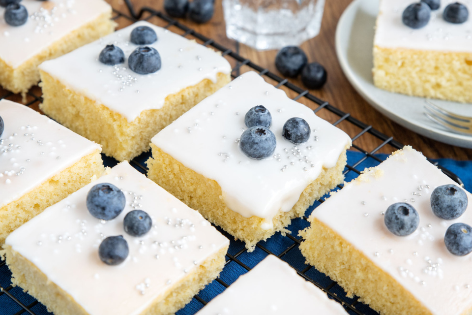 Selterwasserkuchen vom Blech | Rezept - eat.de