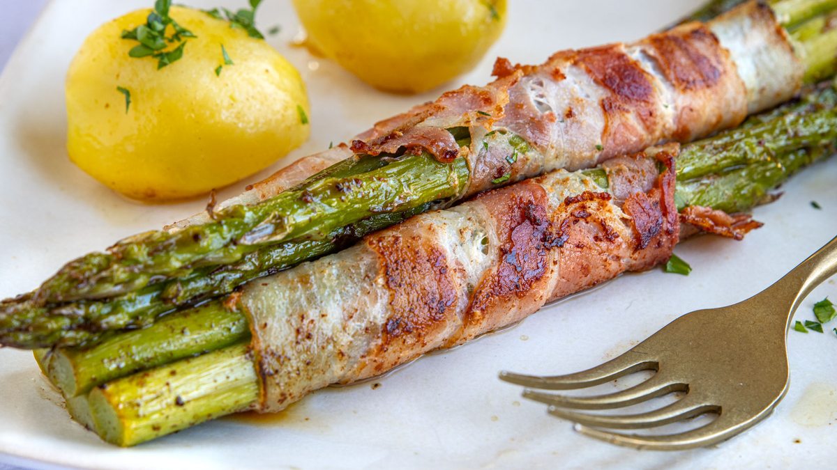 Spargel im Speckmantel