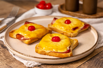 Tost Hawaii