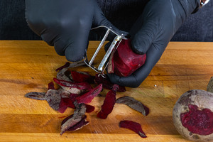 Rote Bete schälen