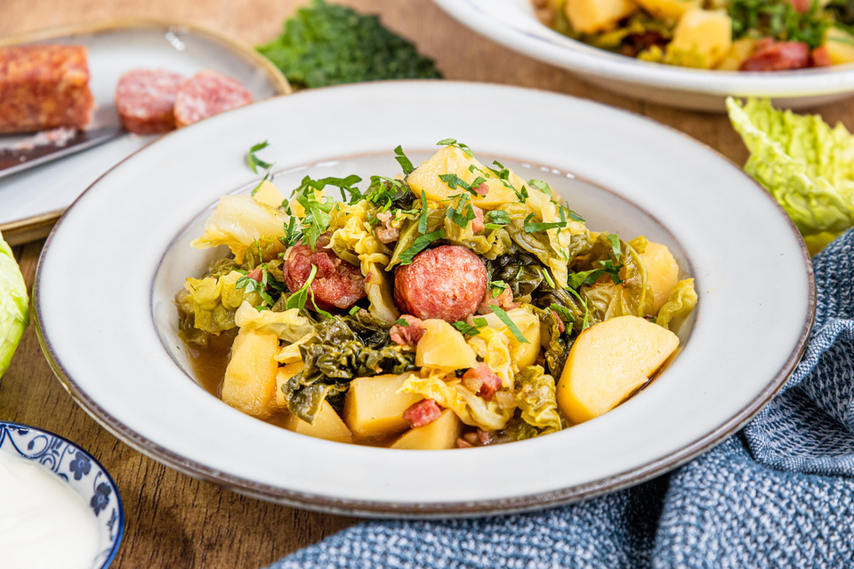 Wirsingeintopf mit Mettenden | Rezept- eat.de