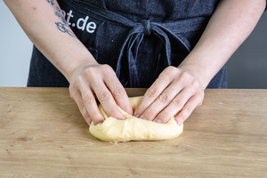 Strudelteig kneten