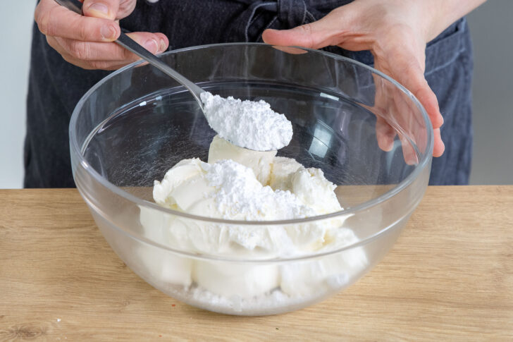 Puderzucker du zur Mascarpone geben