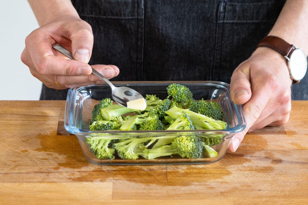 Brokkoli in der Mikrowelle dünsten Rezept eat.de