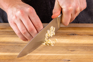 Knoblauch schneiden