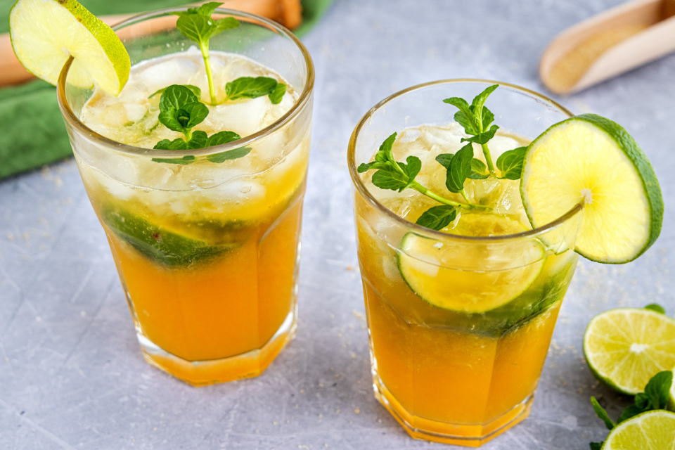 Ipanema Cocktail: spritzig &amp; fruchtiger alkoholfreier Caipirinha