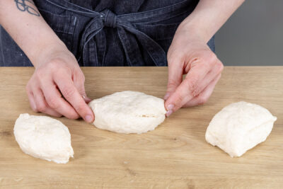 Dinkelbrötchen formen