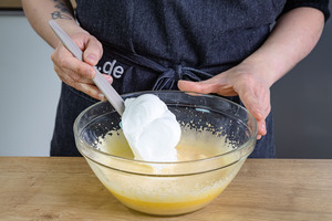 Eischnee unterheben