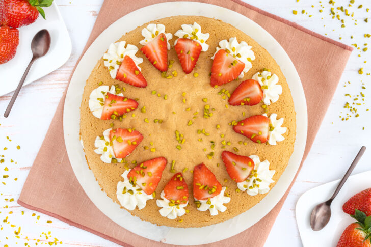 Erdbeertorte mit Biskuitboden