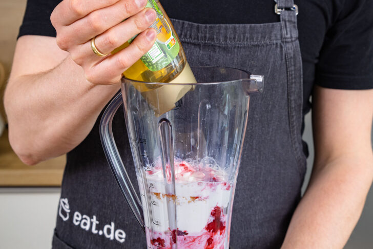 Agavendicksaft dazugeben