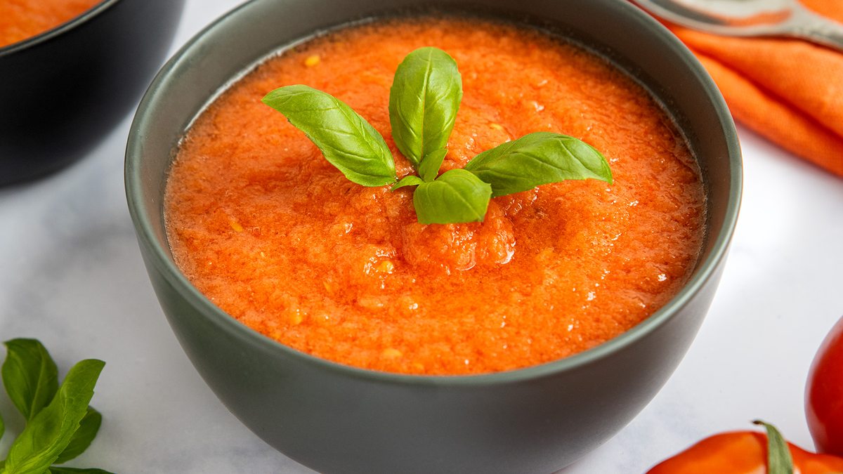 Kalte Tomatensuppe | Rezept - eat.de