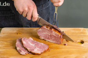 Kasslerbraten schneiden