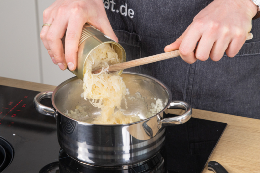 Sauerkraut dazugeben