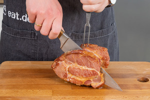 Kasslerbraten aufschneiden