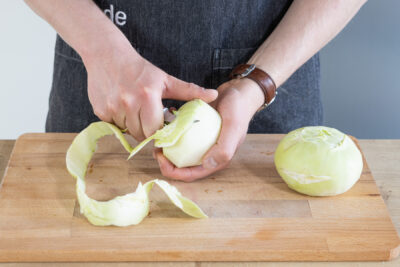 Kohlrabi schälen