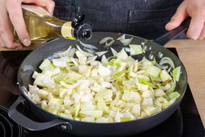 etwas Essig über das Kraut geben