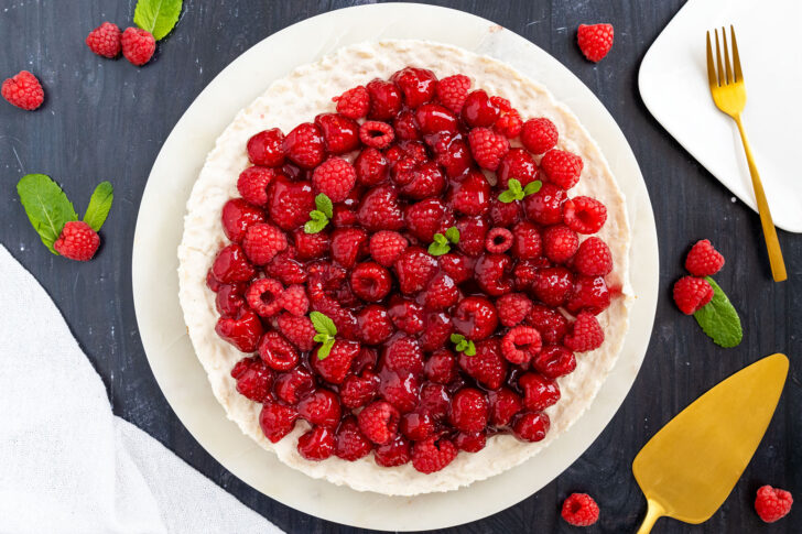 Milchreistorte mit Himbeeren
