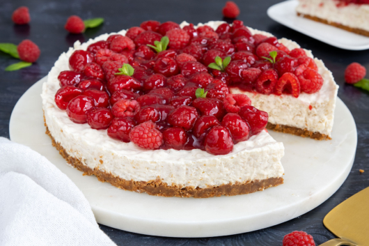 Milchreistorte mit Himbeeren