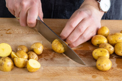 Kartoffeln schneiden