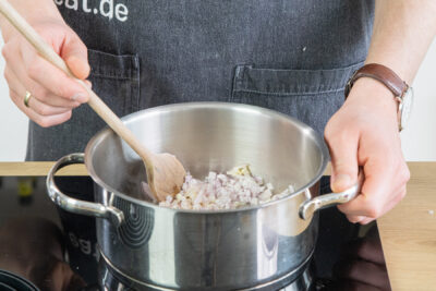 Gemüse-Würfel anschwitzen