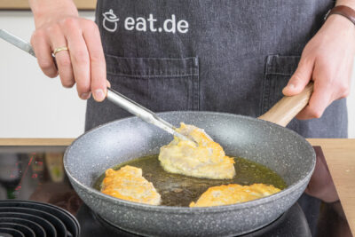 Piccata Milanese vom Schwein anbraten