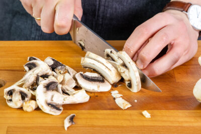 Champignons schneiden