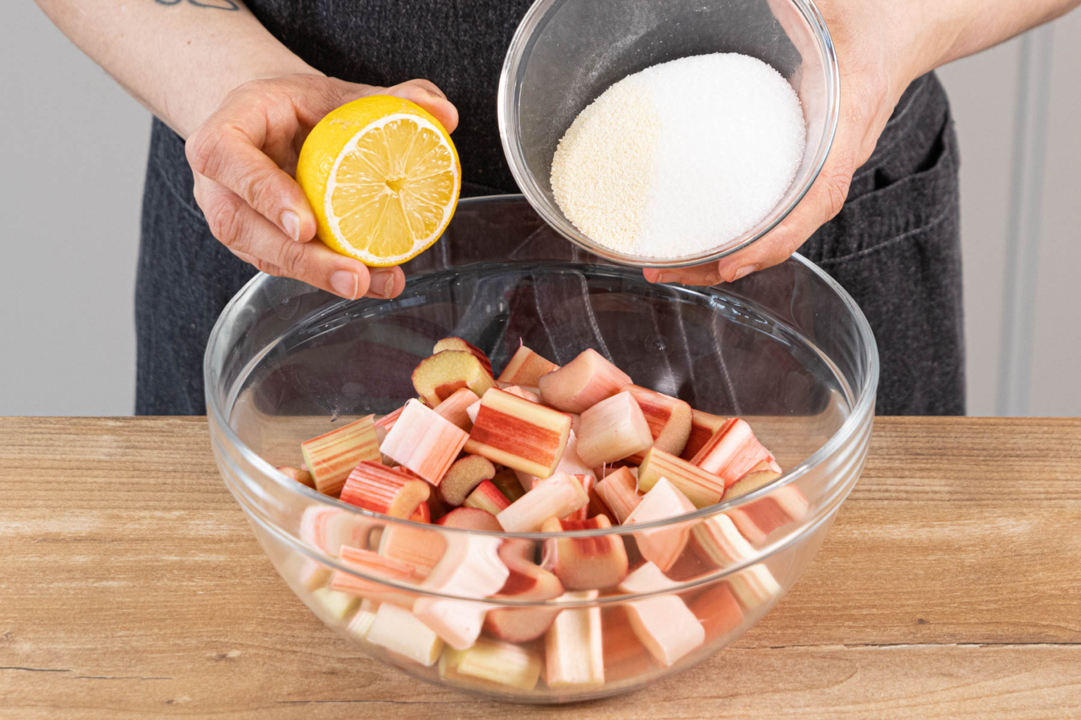 Rhabarberkuchen mit Rührteig | Rezept
