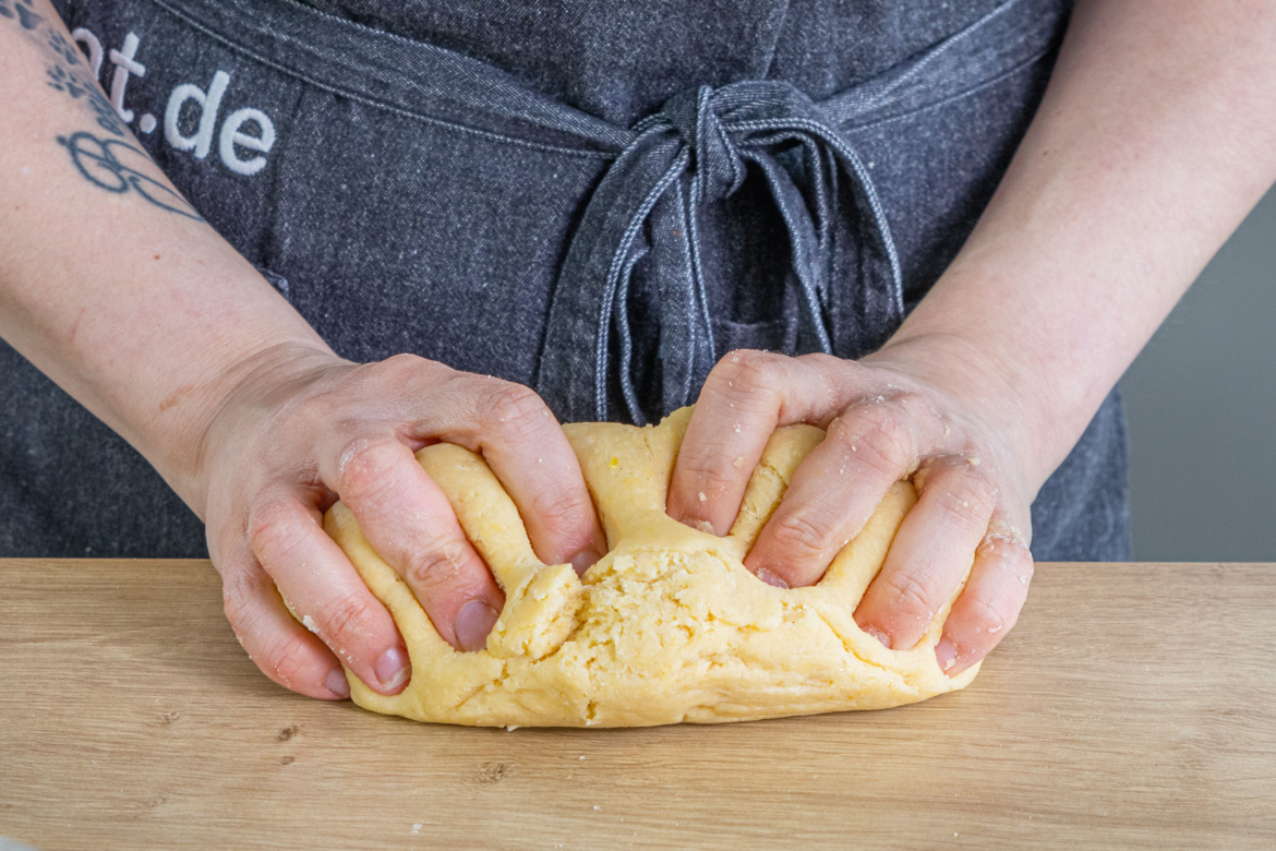 Rhabarberkuchen mit Vanillepudding | Rezept