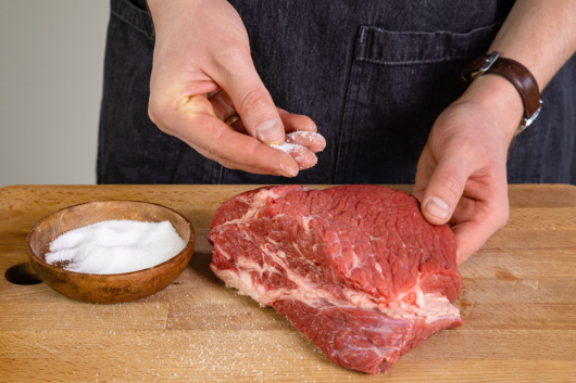 Rindfleisch salzen