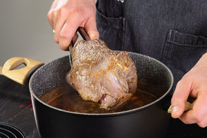 Rinderbraten dazugeben