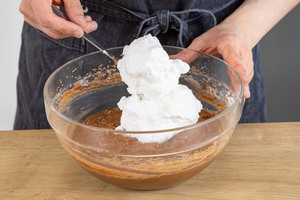 Eischnee unterheben