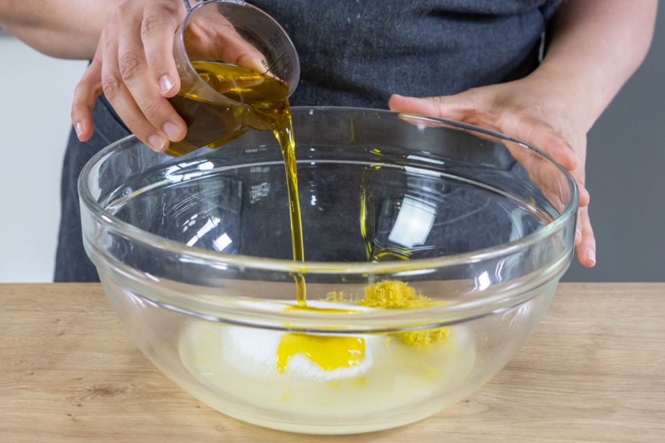 Schneller Zitronenkuchen mit Öl vom Blech | Rezept
