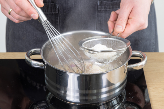 Soße zu gebratenem Lachs mit Honig &amp; Senf: schmeckt so lecker!